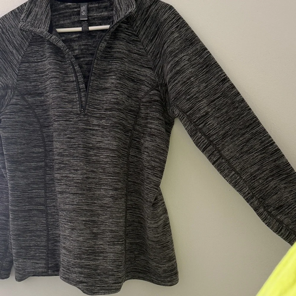 Mountain HardWear Women’s L Gray Quarter-Zip Sweater